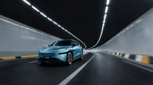 与众08：以光为笔，勾勒未来出行的情感图谱