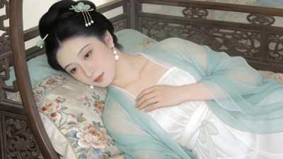 乾隆年间美人画中魂：一幅古画引发的连环命案