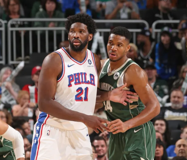 前NBA球员赛迪斯-杨与西奥-平森在播客节目中表示：乔尔-恩比德要强于扬尼斯-阿