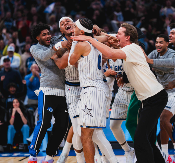 这魔术怎么感觉一年不如一年啊？打个残阵76人这么困难吗？

这进攻也太差了，俩队