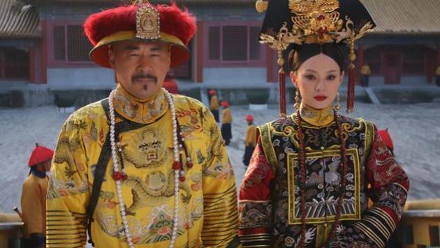 皇帝龙袍几十年不水洗一次，嫔妃们怎么受得了？贫穷限制了想象力