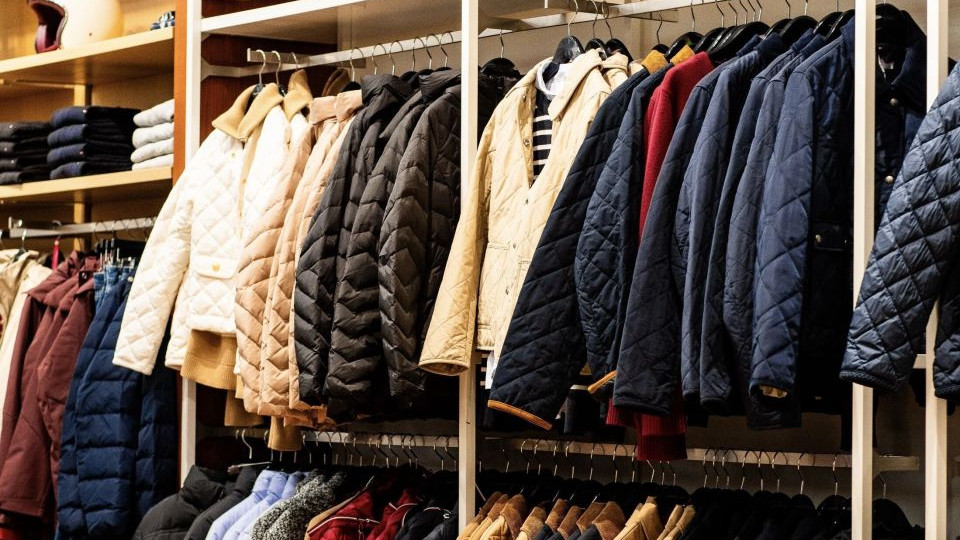 不逛海澜之家的00后男性，悄悄走进优衣库女装区