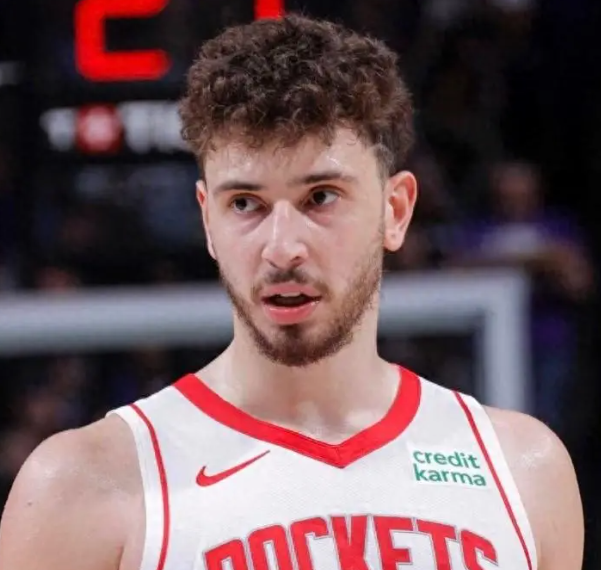 NBA常规赛火箭VS勇士，今天的申京这么抽象吗？
打不动格林就算了，攻防两端居然