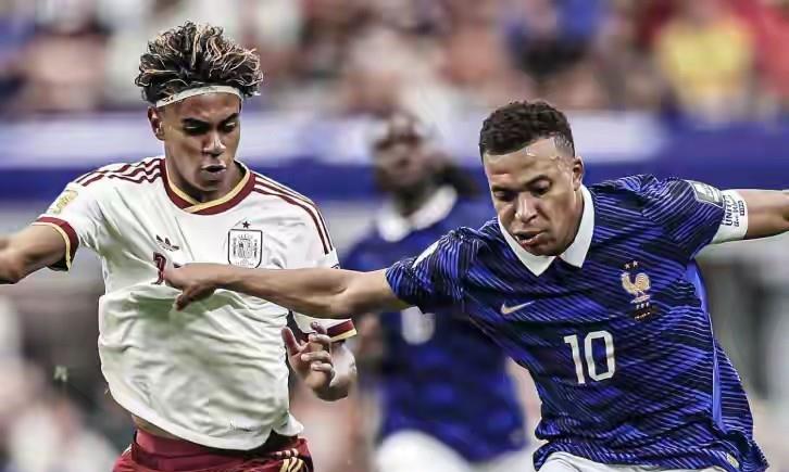 一觉醒来天塌了，群星璀璨的的法兰西竟然输给了稚嫩新星亚马尔领衔的西班牙，至此姆巴