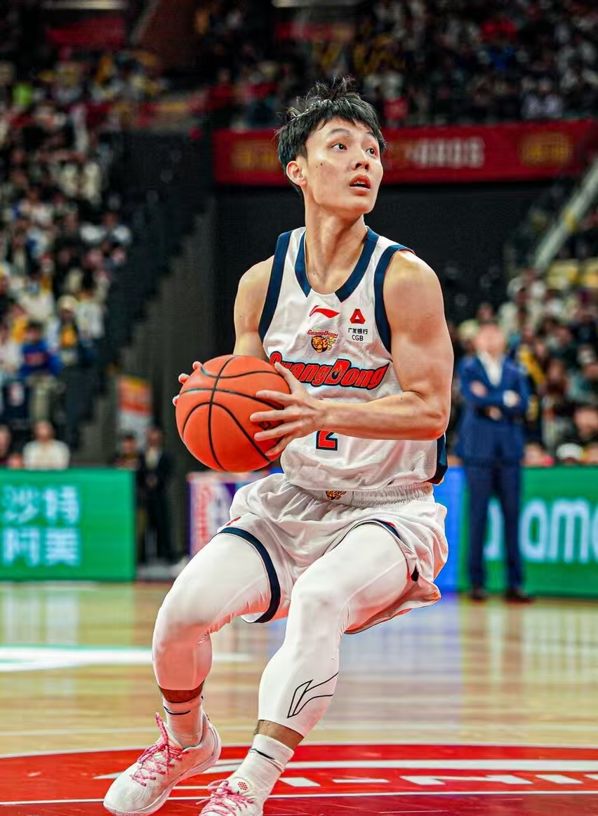 近五场只得7分，三场挂零，徐杰究竟怎么了？战术地位、心态、伤病各种因素叠加