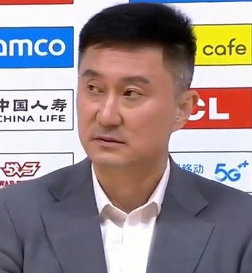 广东男篮主教练杜锋：陈家政能把谁换下来呢？广东男篮大胜四川的比赛当中，陈家政独揽