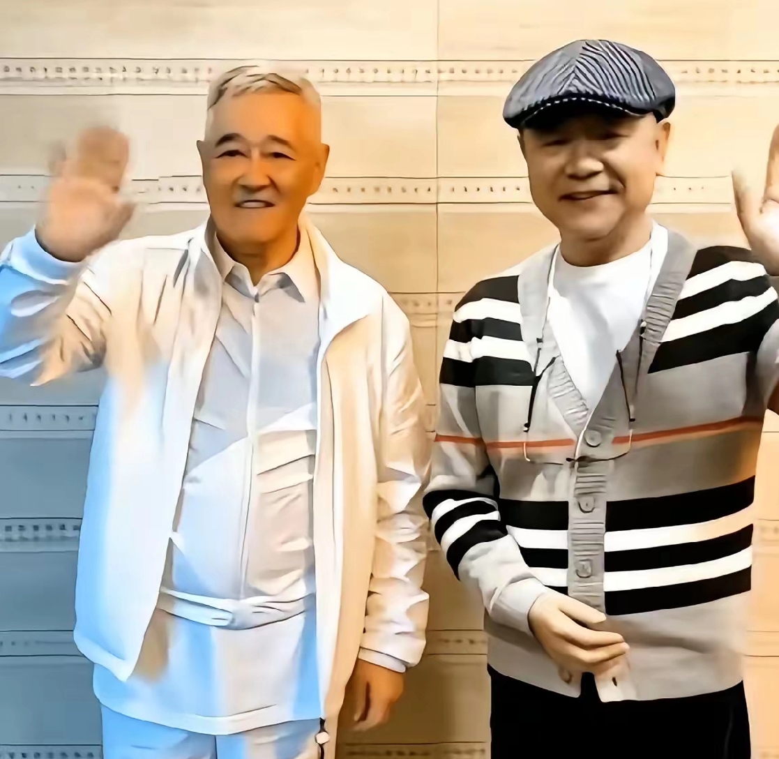 范伟现身本山传媒引轰动！昔日兄弟真因钱决裂？现场一幕破谣言！