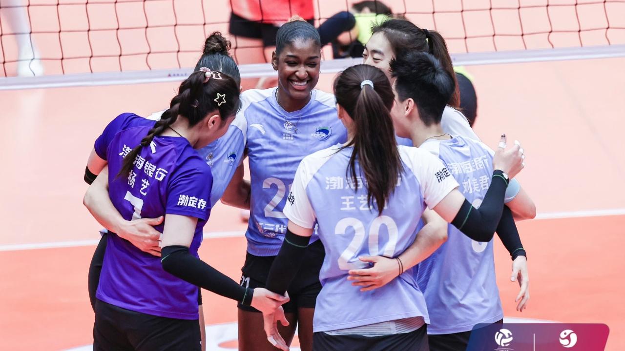 天津女排季军不保！37岁外援哑火，山东队成克星，李晨瑄31分