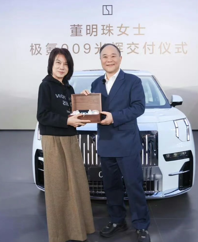 董明珠女士换国产豪车了，气场完全对味，这也意味着国外合资品牌最后的护城河都要崩了