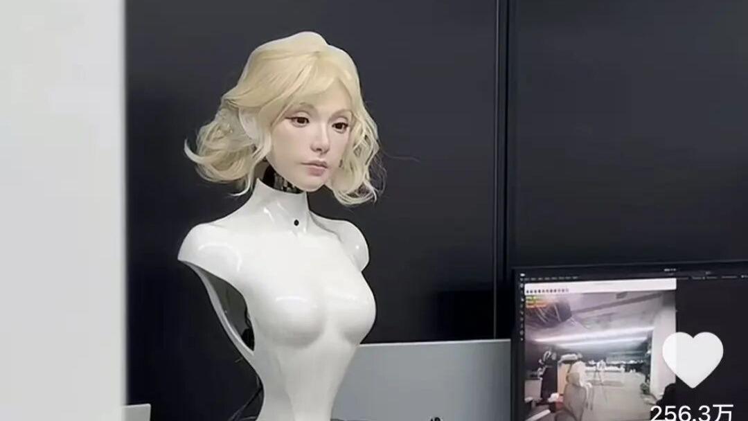 AI焦虑中，这些精选创作成了时代与大众间的摆渡人