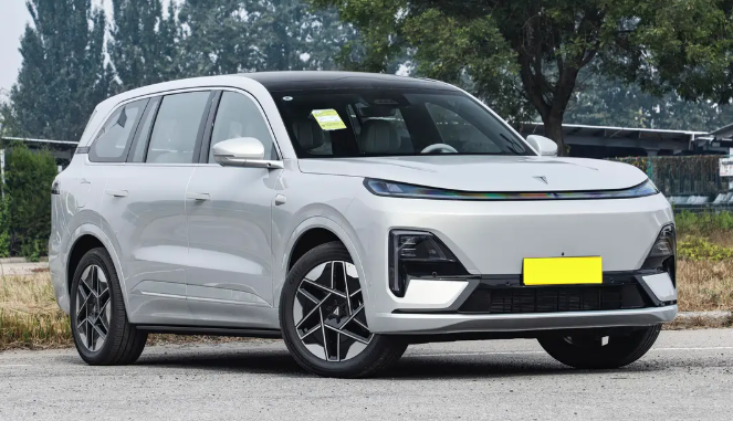 华为全家桶加持，还带空悬+310km纯电续航，深蓝S09值得买吗
既然提到了深蓝