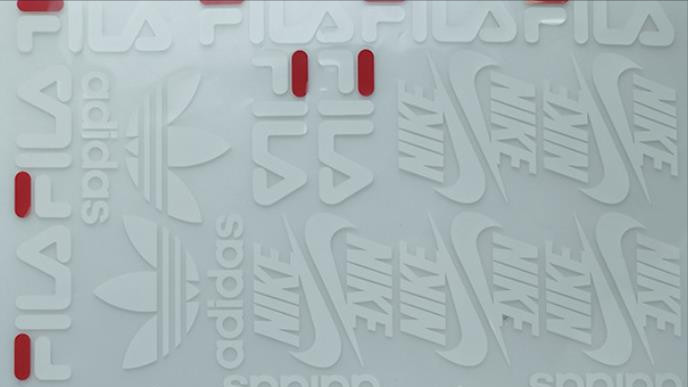 厚膜硅胶热转印膜丝印工艺, 横川崎CCD全自动丝印机轻松应对