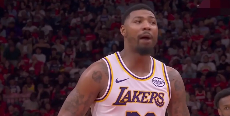 演戏得太明显，湖人爆冷不敌火箭，一场丑陋的比赛揭露了三个输球的罪人。

1.詹姆