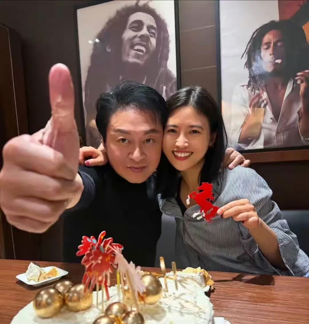 马景涛的女朋友不简单呀

刚看到马景涛女友的一个视频切片，网友问马景涛喜欢她什么