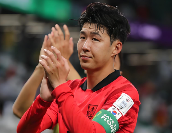 世界杯小组第二轮，韩国队Pk东道主墨西哥队，最终，韩国队以0-1输给了墨西哥队。