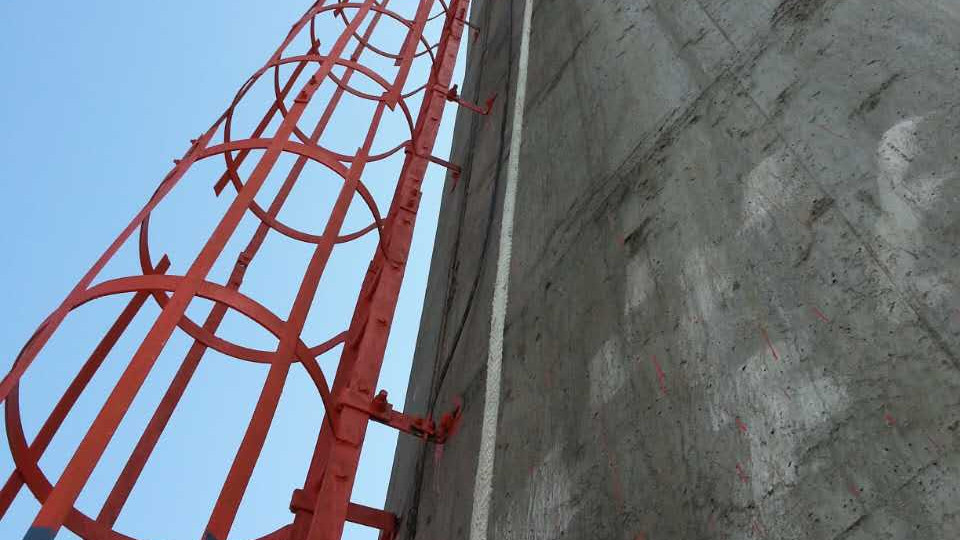 水泥烟囱项目圆满竣工 消除高空运维隐患