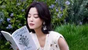 辛芷蕾拿下CHANEL2026春夏高定国内首穿，松弛感浑然天成，高级、优雅