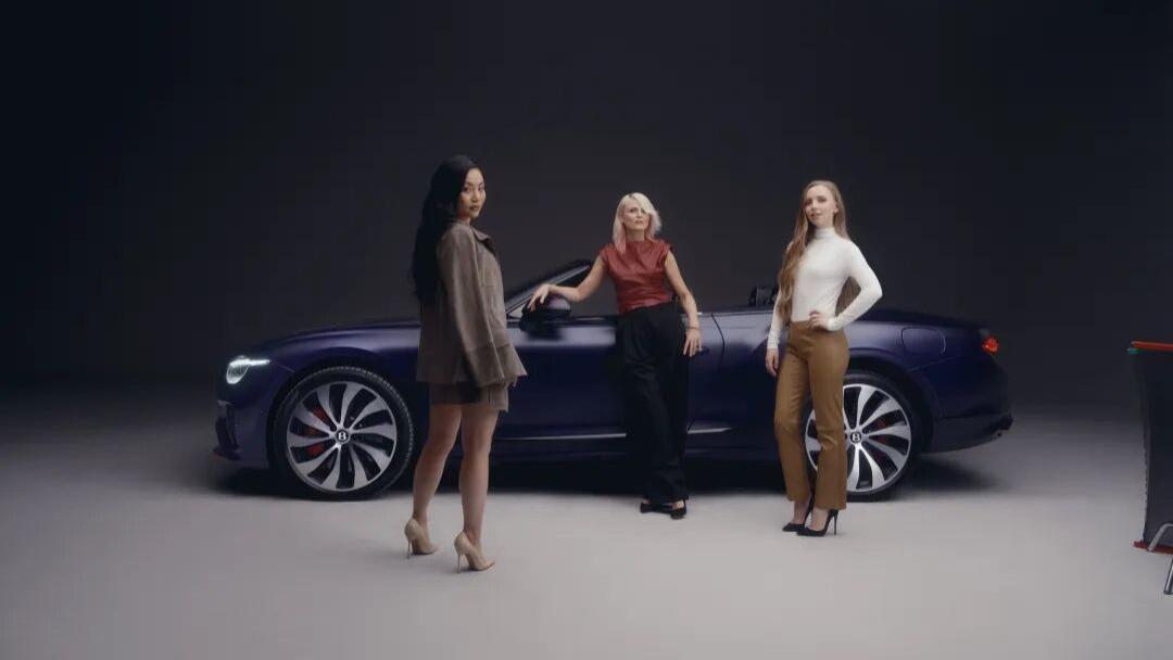 为庆祝国际妇女节，宾利推出了一款定制版欧陆GTC敞篷跑车