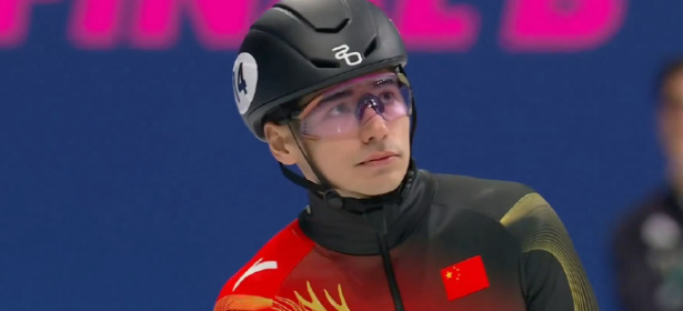 米兰，为什么这样对我们啊
我不得劲
跪在冰上的时候你在想什么摔了就弹跳起来重新滑