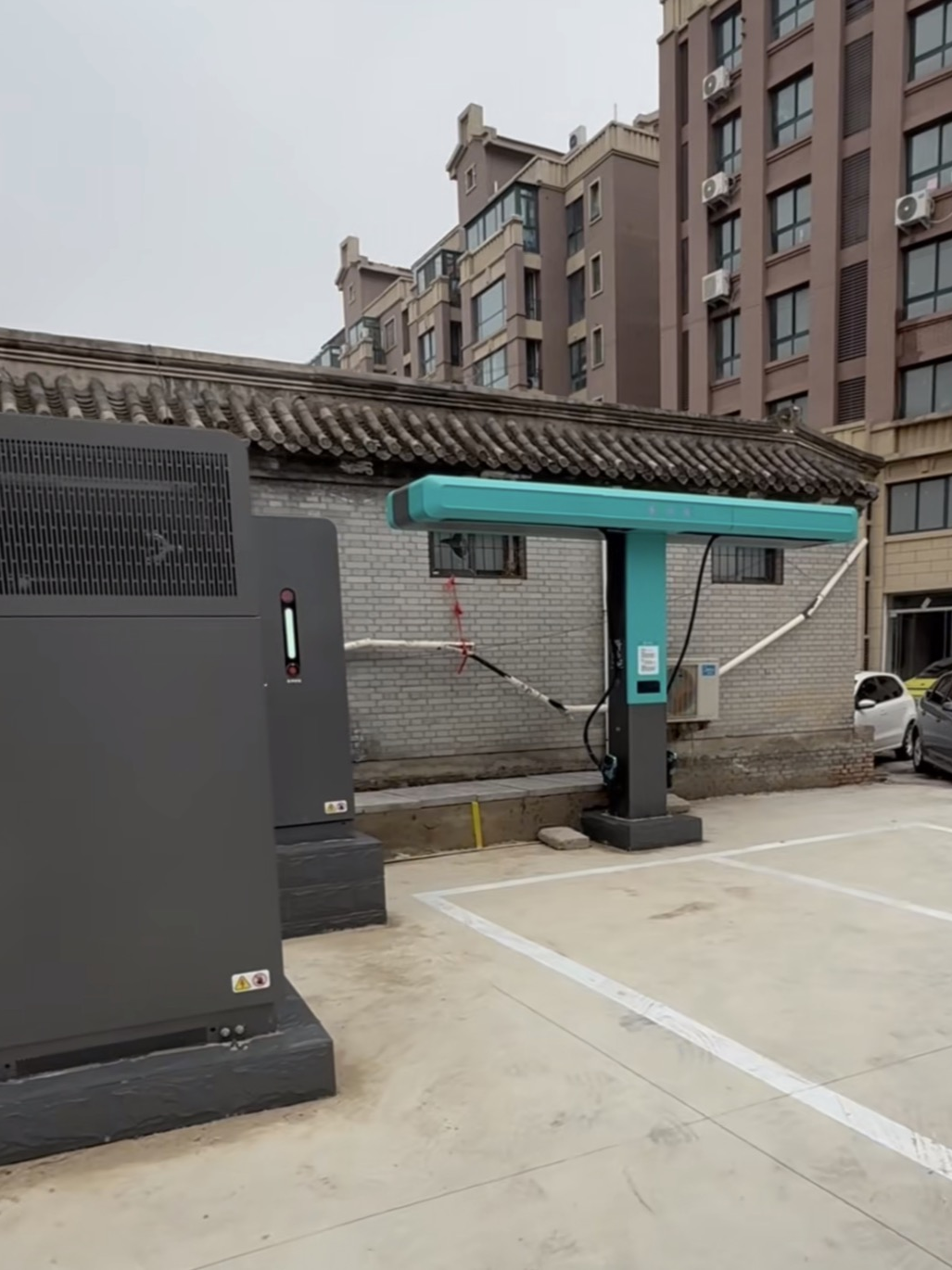 这速度也太快了吧！5号才开的发布会，现在我们这不起眼的十八线小县城里也开始有闪充