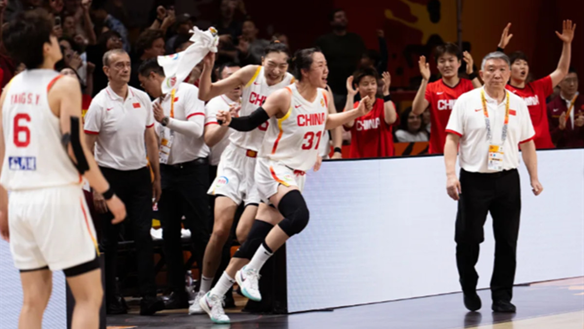 隐形功臣！中国女篮逆转捷克女篮，宫鲁鸣“激活1人”收奇效