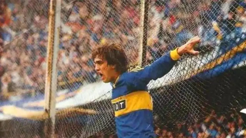 从巴蒂反戈旧主，到梅西倾向成谜，阿甲双雄对阿根廷足坛影响深远