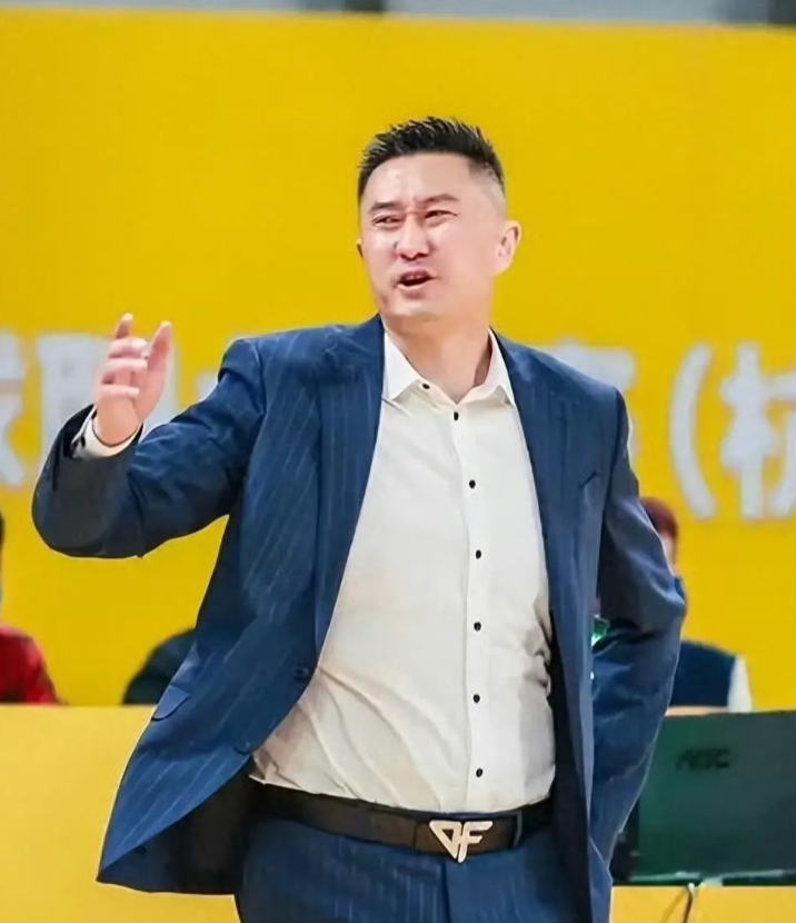 同样是教练，杜锋回来，输给第15的福建，外教赢排名第11的宁波！话说福建这队不简