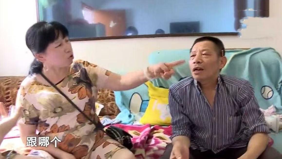 离异少妇嫁给单身汉，嫌他没房没钱没本事，结交异性填补内心空虚