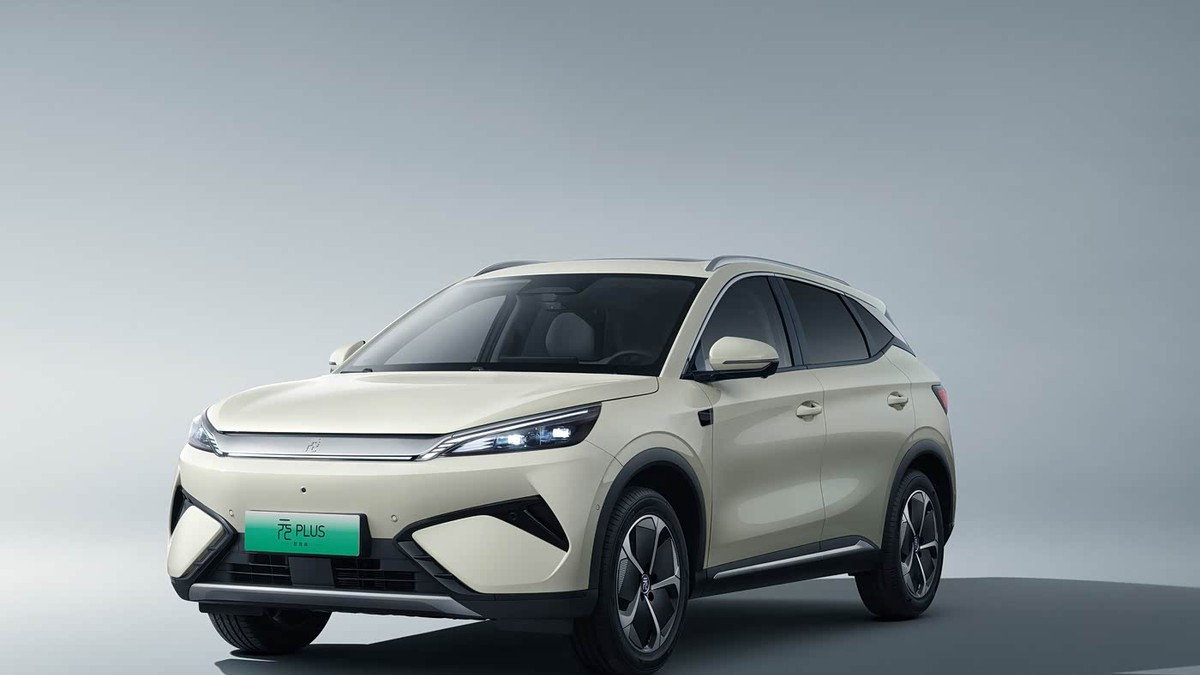 一枚导弹炸穿车圈伪豪华：10万级比亚迪的战场答卷