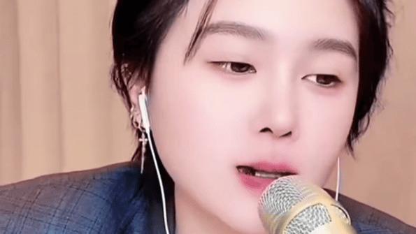 69岁的赵本山晨跑遛鸟，春晚再没他的名字，他到底在想啥？