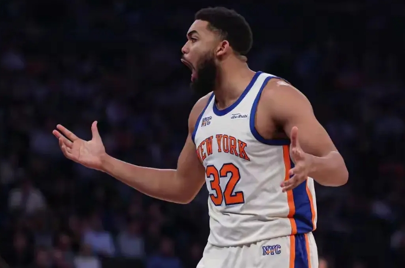 唐斯可真憋屈！
今天尼克斯对阵老鹰g3，唐斯只有12次出手，连全队前三都排不上，