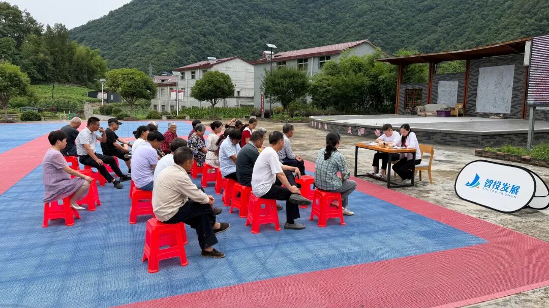 村企联动送“食”招 守护夏日好“食”光——智投公司夏季食品安