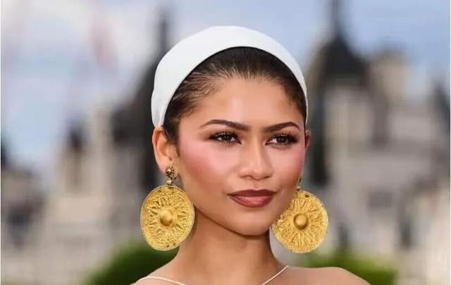 顶流女星拿文物当耳环，惹了众怒