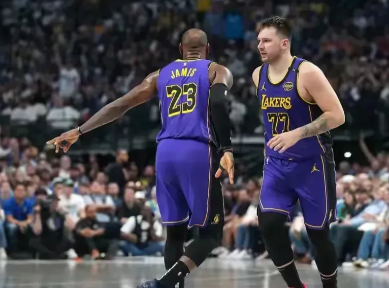 卧虎能走多远，上限还真是看詹姆斯

东子再怎么样，季后赛场均25+8+8的的能力