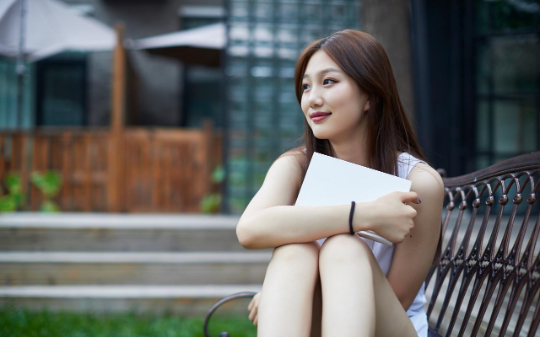 重生后，我看着大姑父新欢的侧脸，决定把这份“孽缘”推给表姐