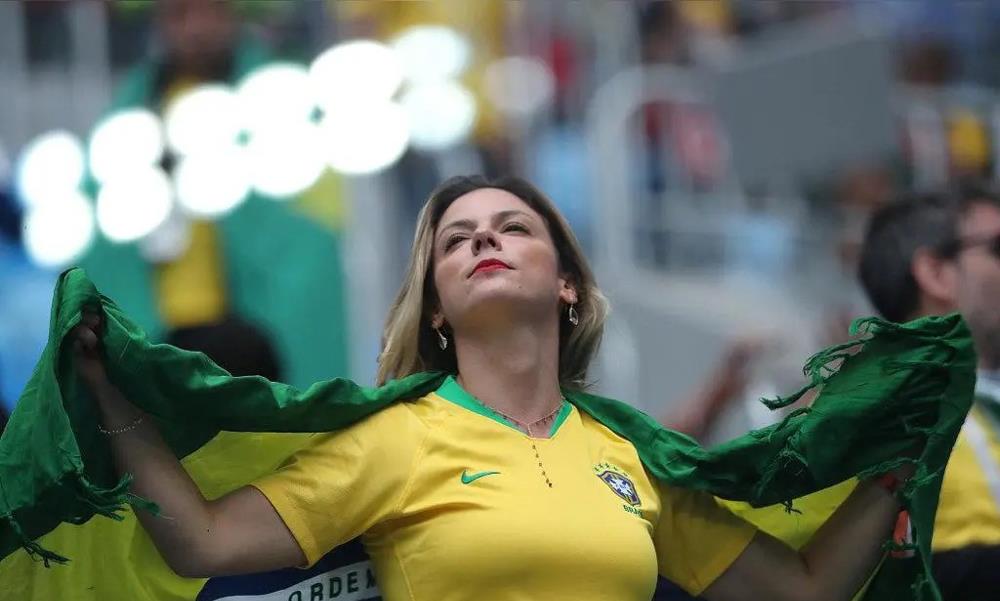 2026年世界杯，巴西1比2又输给了挪威。

这支五星巴西，五次碰到挪威，一