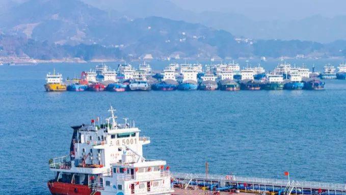 近海渔船装了这个“小盒子”，60天阴雨天也不断电