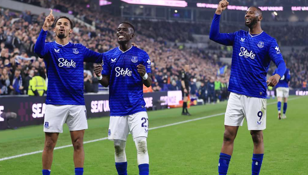 埃弗顿3-0切尔西：贝托大放异彩，罗西尼奥尔的困境仍在延续

埃弗顿在希尔迪金森