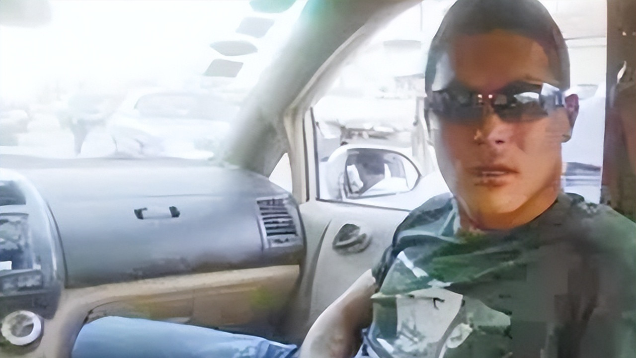 监狱服刑人员诈骗案，监狱海王同时7女有染，逼迫警嫂穿裙子探监