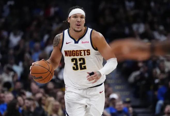 明日NBA季后赛G4，掘金（1）将对阵森林狼（2）。
美记Anthony Sla