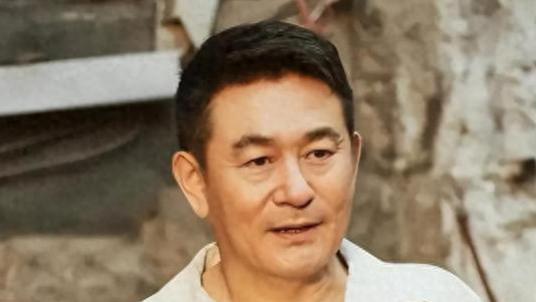 李洪涛妻子身份揭秘