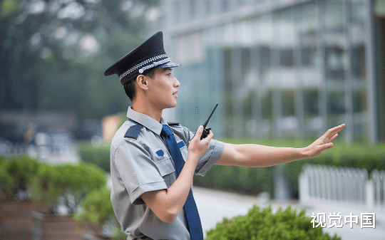 违规饲养烈性犬伤人，副县长外甥在岩栖县横着走没人敢管，唯独这个小城管，当场把他治了