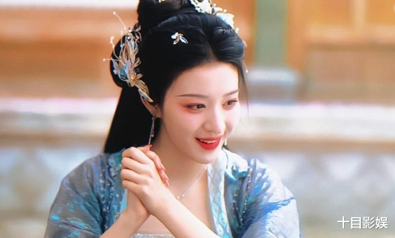 成何体统中有几个穿越者，几个私聊群，几个菜