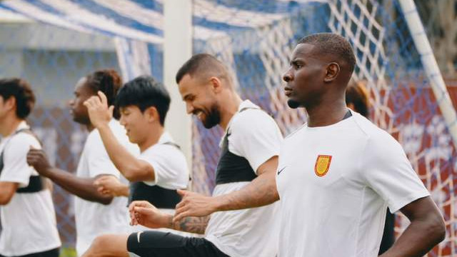 双外援后卫+铁腰，重庆保级复制大连策略，阿马杜恢复7成 保住下限