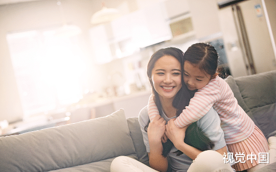 女儿六岁时，突然对我触碰过敏，婆婆说我天克女儿，重生我送真凶进监狱