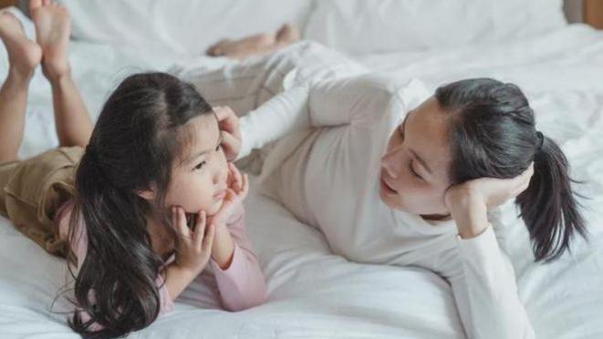 当代年轻女性的清醒：不依赖婚姻，“去父留子”正在成为新选择