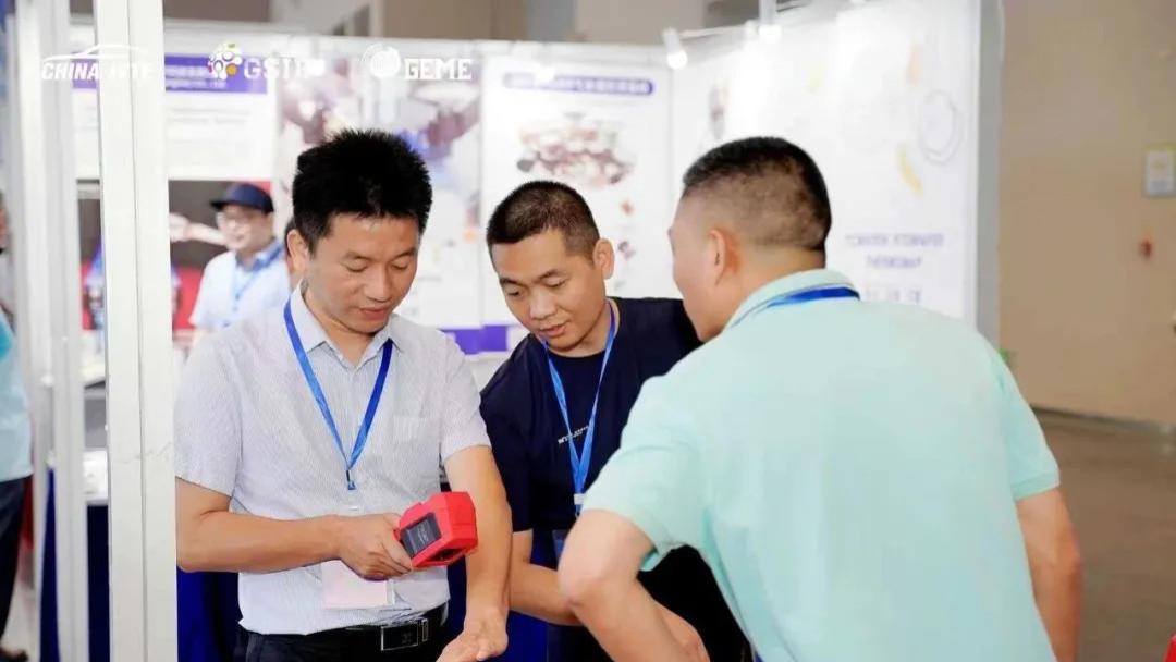 光影重构智能座舱，交互定义未来出行——安通林以光为媒，共赴重庆智能照明产业盛会