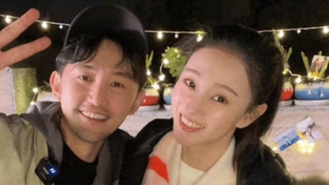 候梦莎晒结婚5周年画面！毛毅胖到戴不上婚戒，7个月女儿白胖可爱