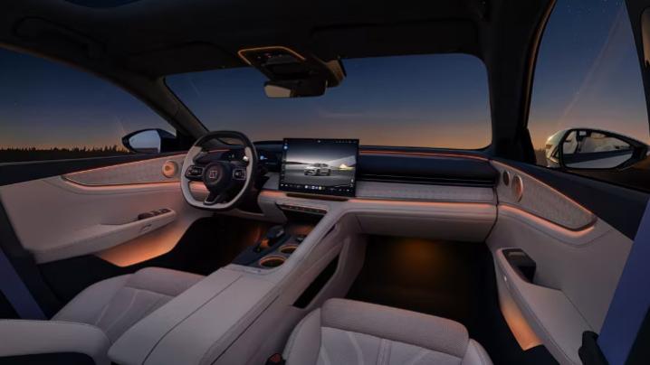 车市又迎“六边形战士”！补能7分钟+后排躺椅，建议再等等它