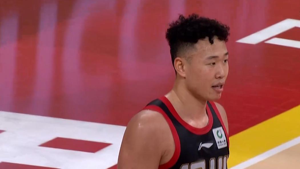 贺希宁封神一夜！深圳坐稳前3，北京反超广东，季后赛首轮对阵局势明朗